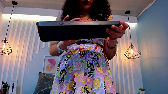 SweetStarr  online show from 3, 11, 2025