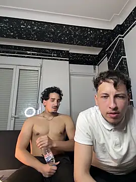 Snapshot of fuck___boyy chatting on 8, 5, 2026 fuck boyy online show from 8, 5, 2026