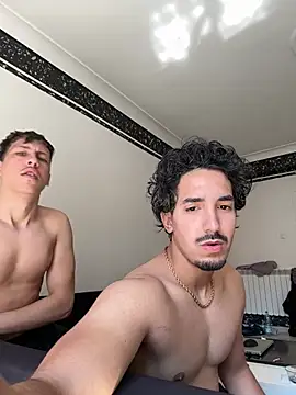 Snapshot of fuck___boyy chatting on 17, 5, 2026 fuck boyy online show from 17, 5, 2026