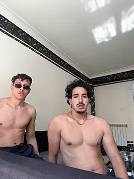 Snapshot of fuck___boyy chatting on 19, 5, 2026 fuck boyy online show from 19, 5, 2026