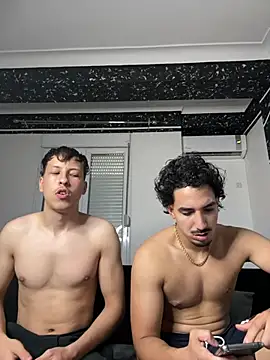 Snapshot of fuck___boyy chatting on 20, 5, 2026 fuck boyy online show from 20, 5, 2026