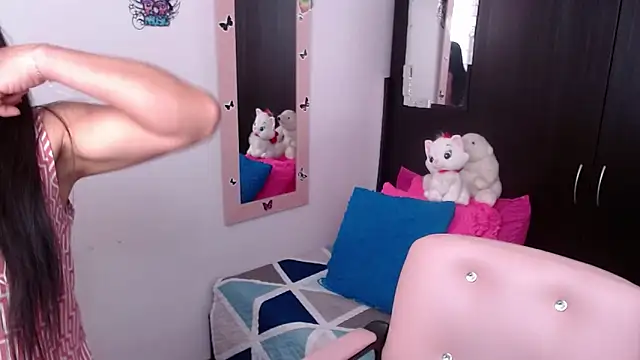 camilavargas  online show from 5, 11, 2025