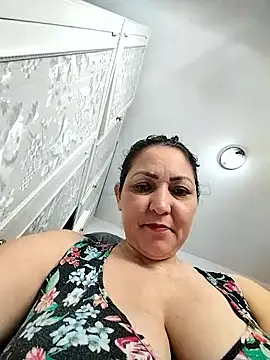 Lunita86 online show from 10, 5, 2026