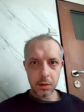 szajbusek41 online show from 6, 1, 2026