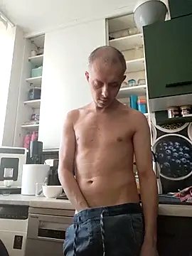 szajbusek41 online show from 13, 3, 2026