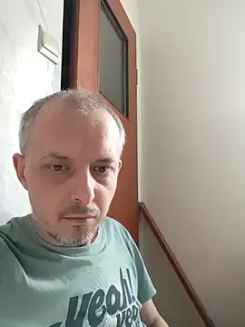 szajbusek41 online show from 1, 4, 2026