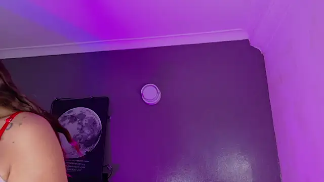 KeendraFox  online show from 17, 12, 2025