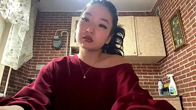 EmmaLeexth online show from 4, 4, 2026