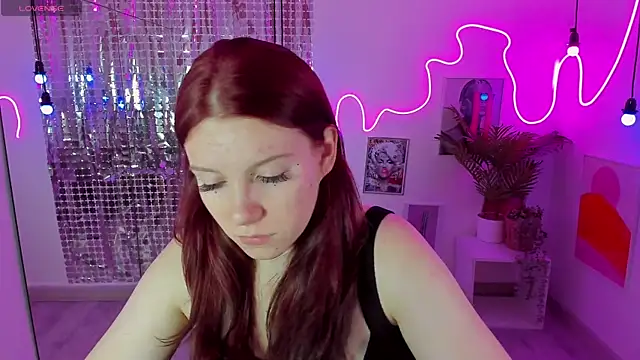 Layla Glam online show from 17, 10, 2025