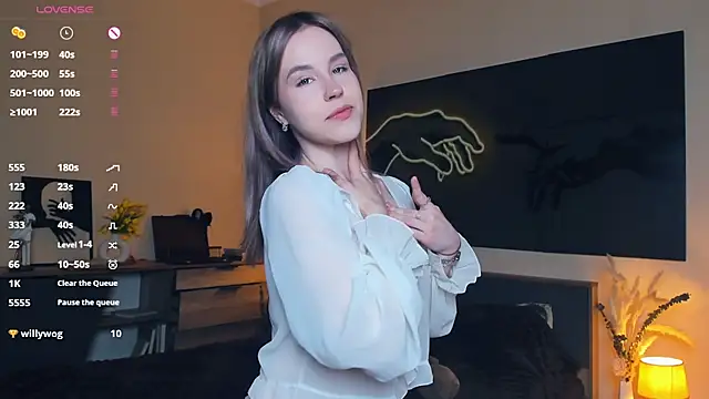 Snapshot of MaliaBourraine chatting on 22, 6, 2026 MaliaBourraine online show from 22, 6, 2026