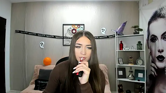 EllaClarke online show from 30, 10, 2025