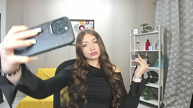 EllaClarke online show from 3, 5, 2026
