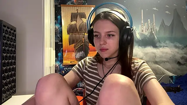 Elira Breeze online show from 7, 11, 2025