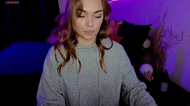 KitsyMoore online show from 18, 11, 2025