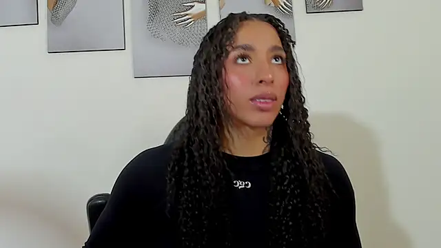 Snapshot of KAYLA_BATISTA_ chatting on 16, 4, 2026 KAYLA BATISTA online show from 16, 4, 2026