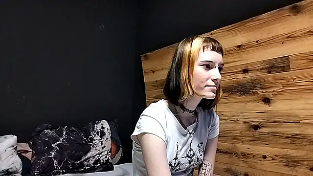 Snapshot of JenaeRadloff chatting on 7, 10, 2025 JenaeRadloff online show from 7, 10, 2025