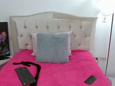 Snapshot of Arianaskyblue chatting on 9, 10, 2025 Arianaskyblue online show from 9, 10, 2025