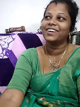 Snapshot of sweetqueen143 chatting on 27, 4, 2026 sweetqueen143 online show from 27, 4, 2026