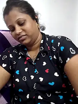 Snapshot of sweetqueen143 chatting on 17, 5, 2026 sweetqueen143 online show from 17, 5, 2026