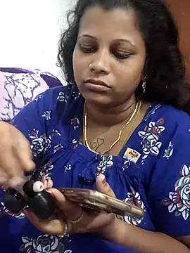 Snapshot of sweetqueen143 chatting on 23, 5, 2026 sweetqueen143 online show from 23, 5, 2026