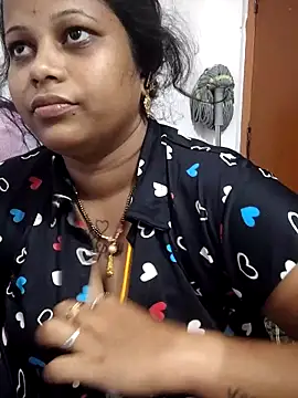 Snapshot of sweetqueen143 chatting on 26, 5, 2026 sweetqueen143 online show from 26, 5, 2026