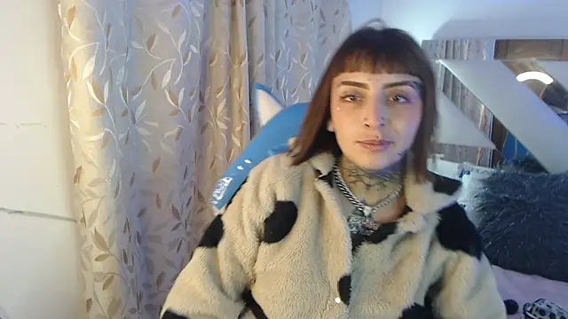 Gyal 8  online show from 13, 11, 2025