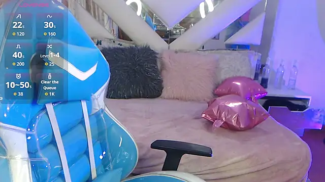 Gyal 8  online show from 14, 11, 2025