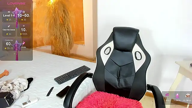 Snapshot of ZOE_ROSE4 chatting on 7, 10, 2025 ZOE ROSE4 online show from 7, 10, 2025