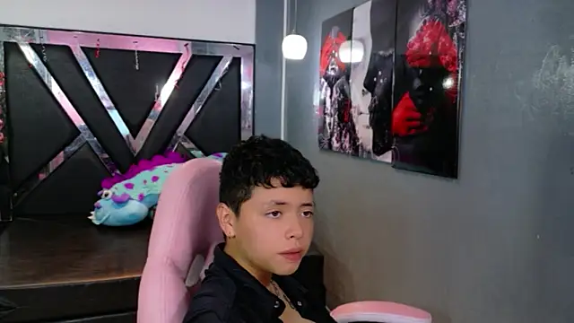 Snapshot of Twindesires chatting on 5, 10, 2025 Twindesires online show from 5, 10, 2025