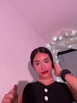Snapshot of Rouse_Monroe chatting on 31, 7, 2026 Rouse Monroe online show from 31, 7, 2026