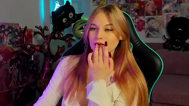 Snapshot of AriaWell chatting on 27, 10, 2025 AriaWell online show from 27, 10, 2025