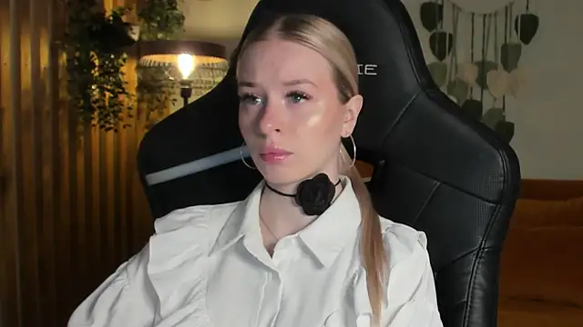 MiaGraces online show from 30, 11, 2025