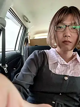 Snapshot of takusaki223 chatting on 15, 5, 2026 takusaki223 online show from 15, 5, 2026
