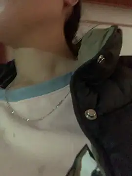 Halyy xx online show from 18, 3, 2026