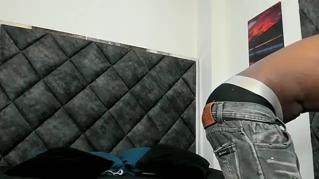 Snapshot of BennBrown chatting on 9, 11, 2025 BennBrown online show from 9, 11, 2025
