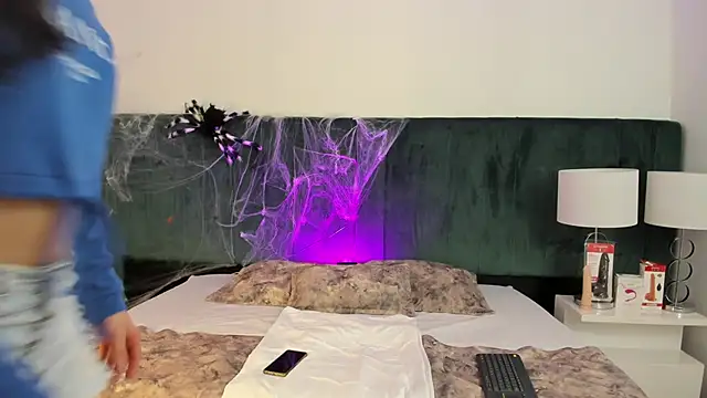 VanessaParis   online show from 26, 10, 2025