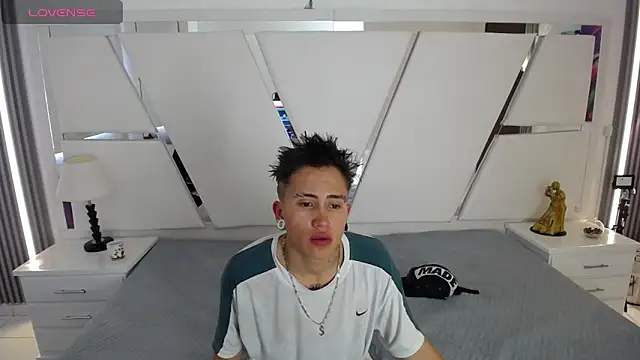 Snapshot of oblivionlove chatting on 2, 2, 2026 oblivionlove online show from 2, 2, 2026