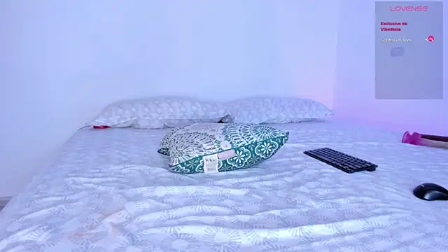 DAYANNAVELEZ online show from 18, 5, 2026