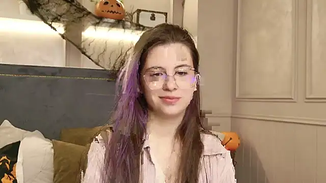 Akira Halls online show from 24, 10, 2025