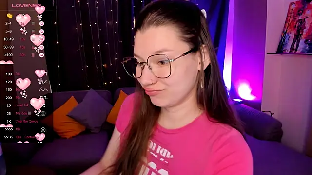LinaBlossom  online show from 15, 7, 2026