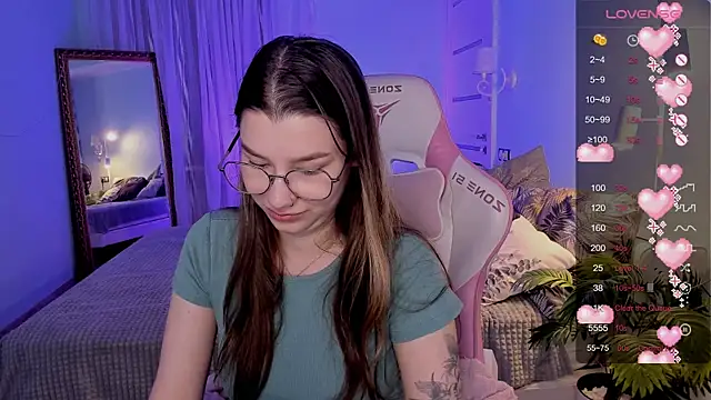 LinaBlossom  online show from 18, 7, 2026