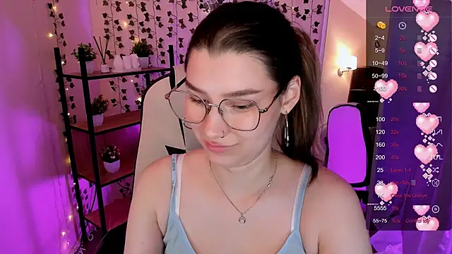 LinaBlossom  online show from 20, 7, 2026