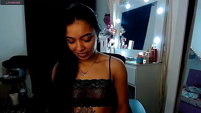 pocahot222 online show from 18, 10, 2025