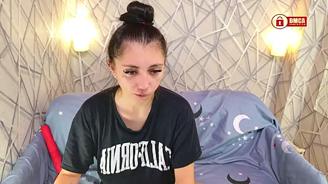 Charming LIA online show from 7, 11, 2025