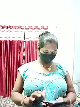 Snapshot of School_medam chatting on 26, 10, 2025 School medam online show from 26, 10, 2025