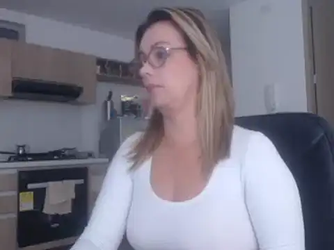 LovePaula online show from 10, 3, 2025