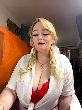 Snapshot of Sweet-blonde chatting on 22, 10, 2025 Sweet-blonde online show from 22, 10, 2025