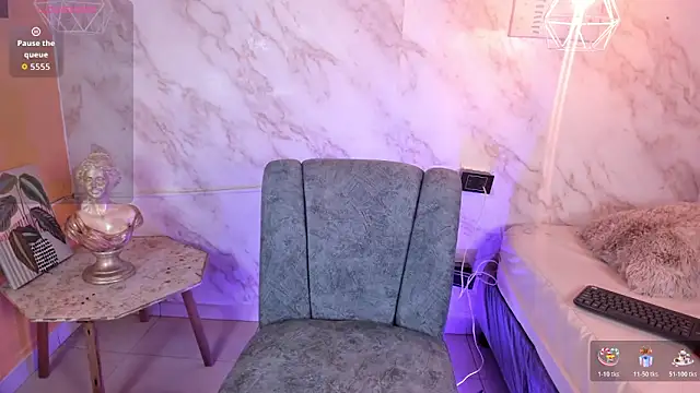 Lauren smiles online show from 9, 3, 2026