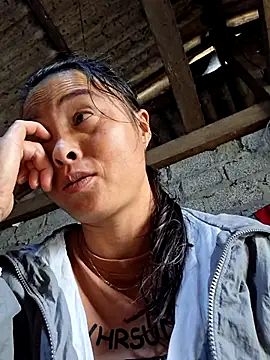 xuxulovezz online show from 4, 10, 2025