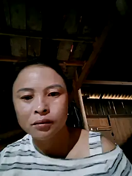 xuxulovezz online show from 13, 10, 2025